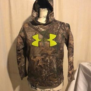 Under Armor boys sweatshirt 👕